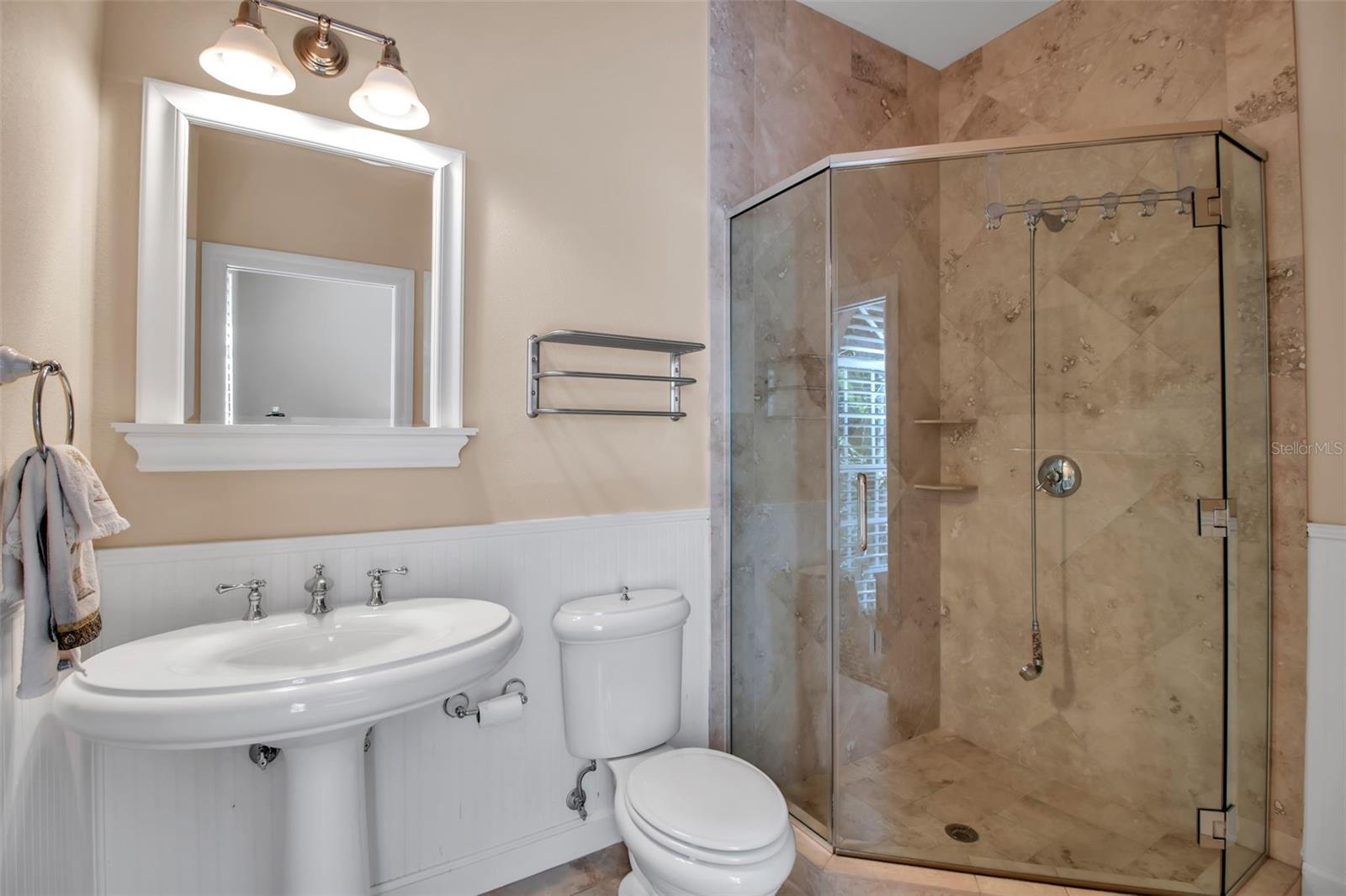 Image 22 of 51 For 401 Walls Way