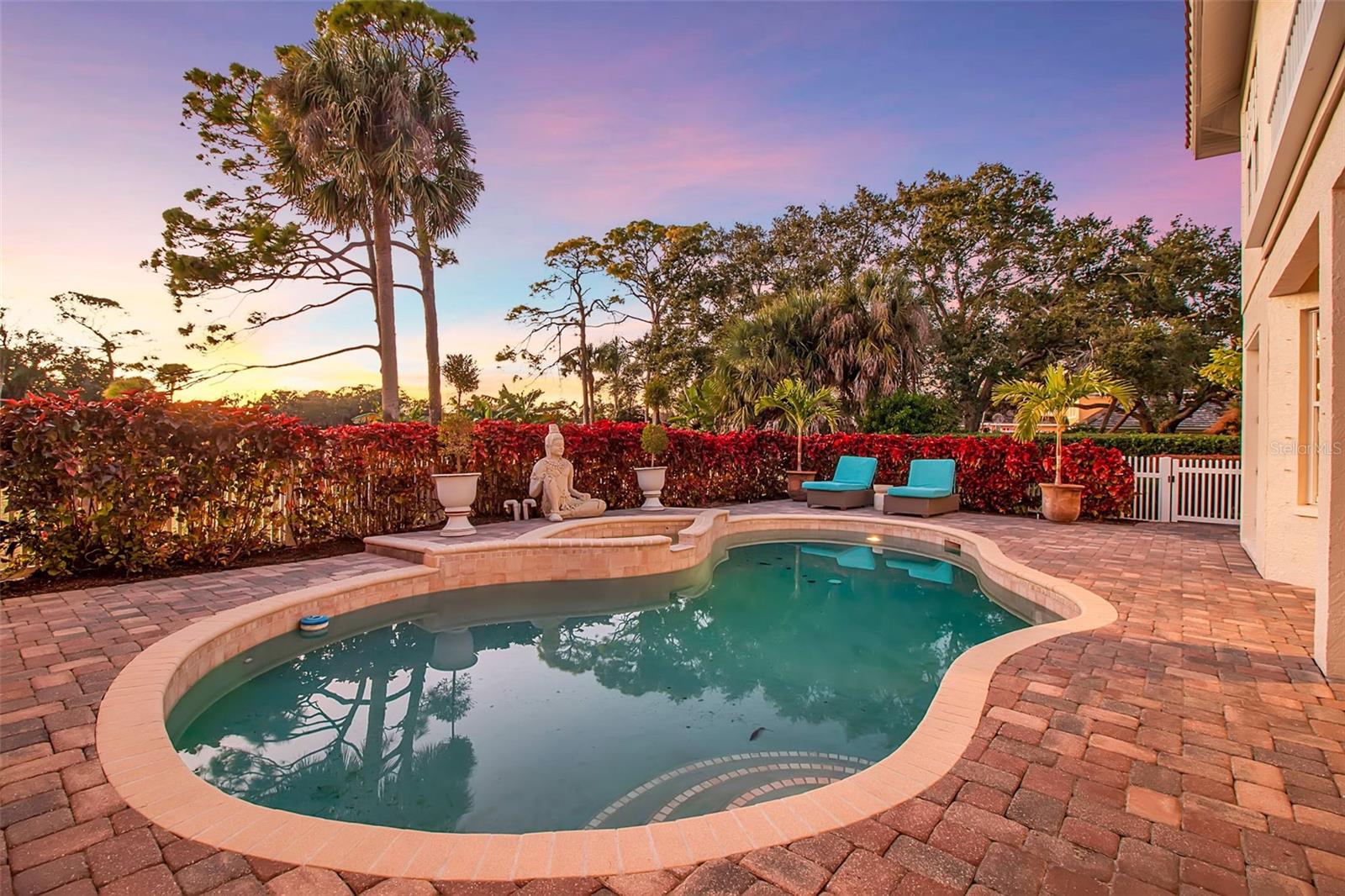 Image 30 of 51 For 401 Walls Way