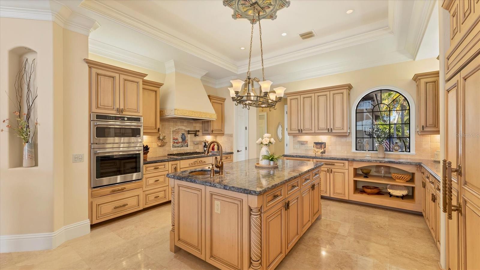 Image 24 of 93 For 419 Bayview Parkway