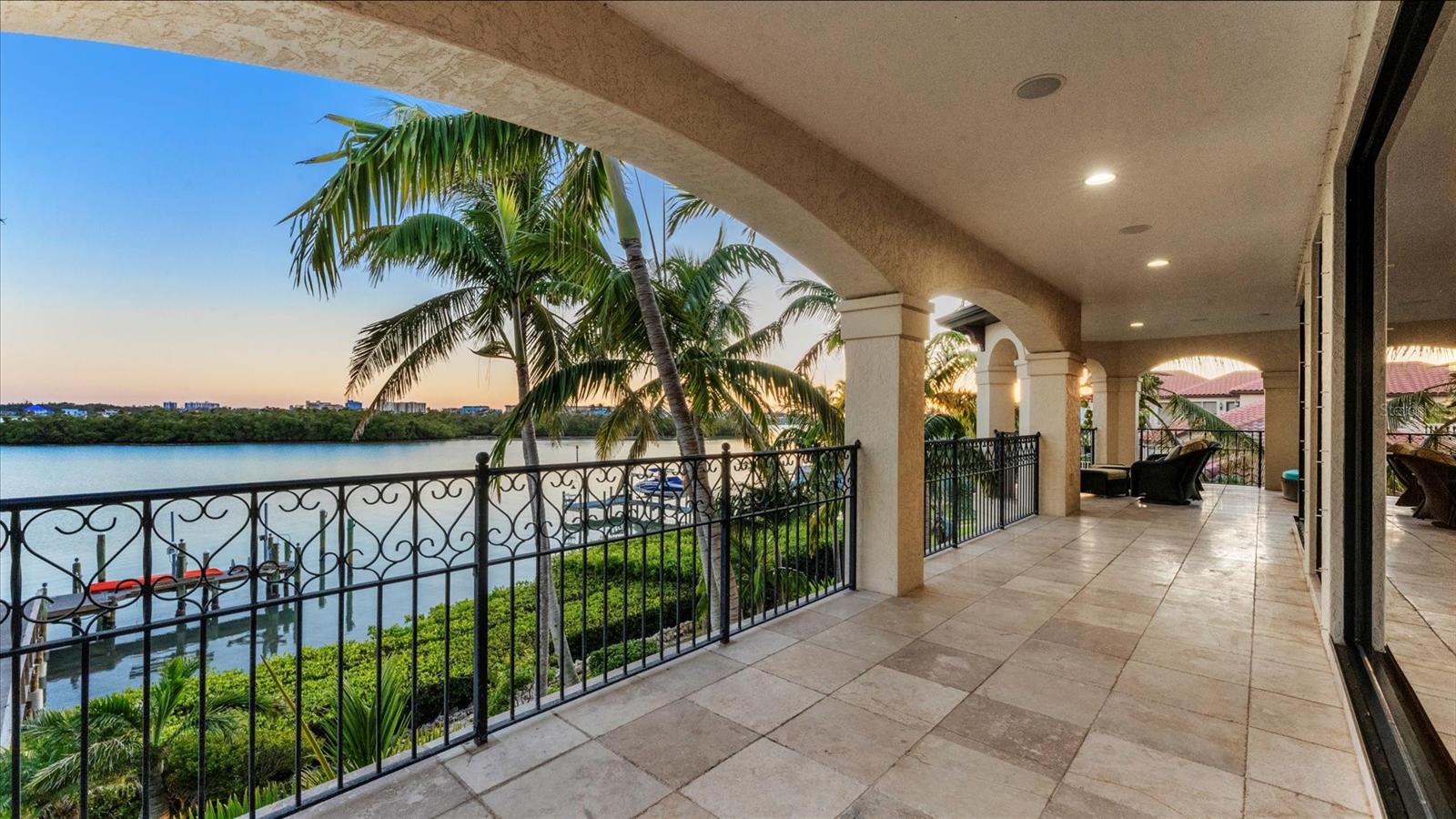 Image 3 of 93 For 419 Bayview Parkway