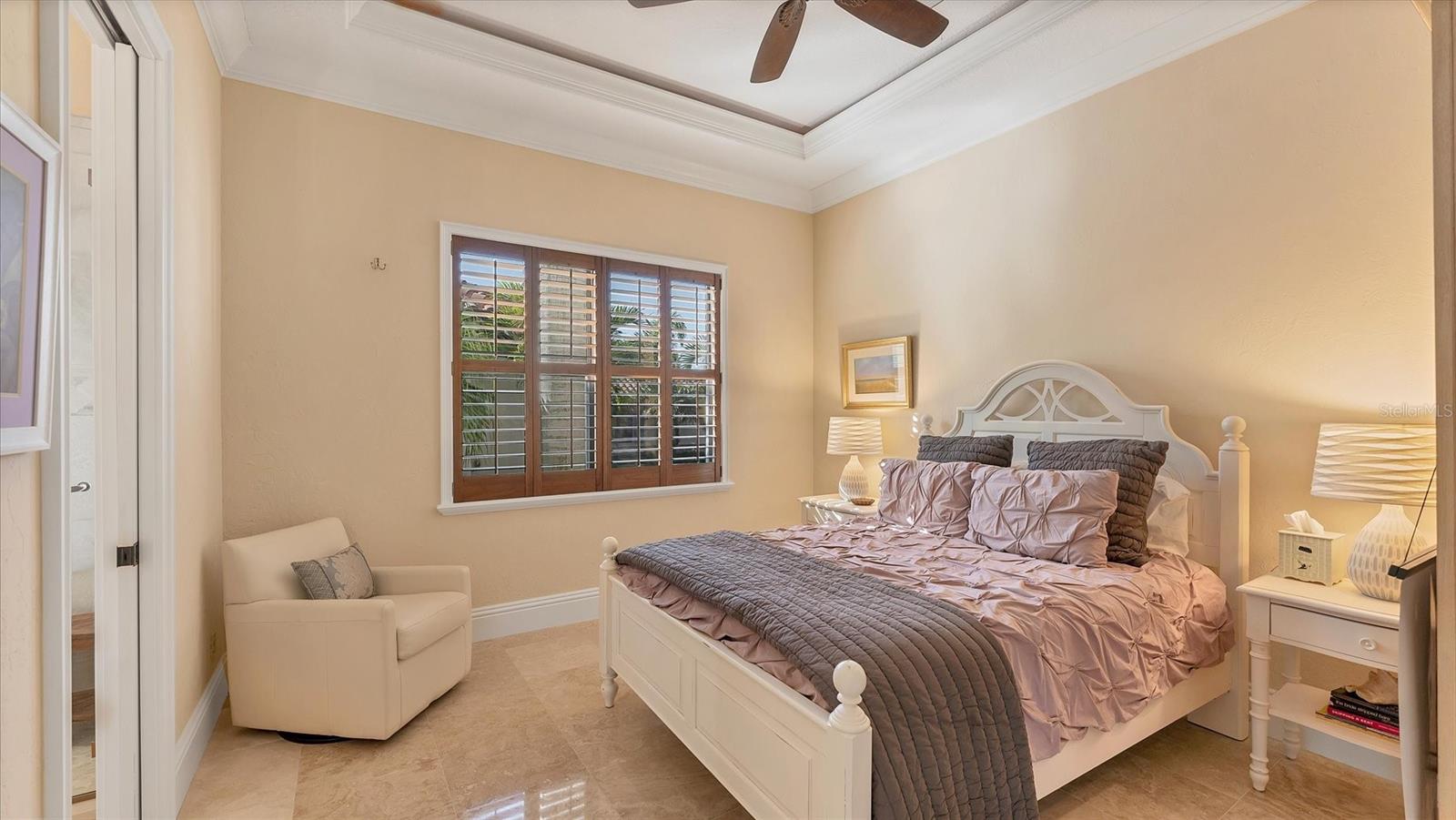 Image 32 of 93 For 419 Bayview Parkway