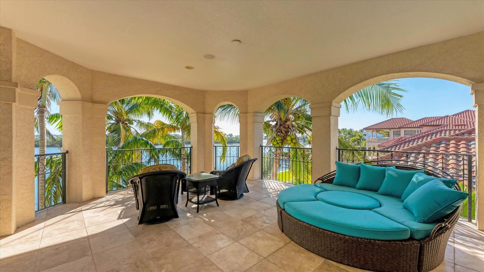 Image 52 of 93 For 419 Bayview Parkway