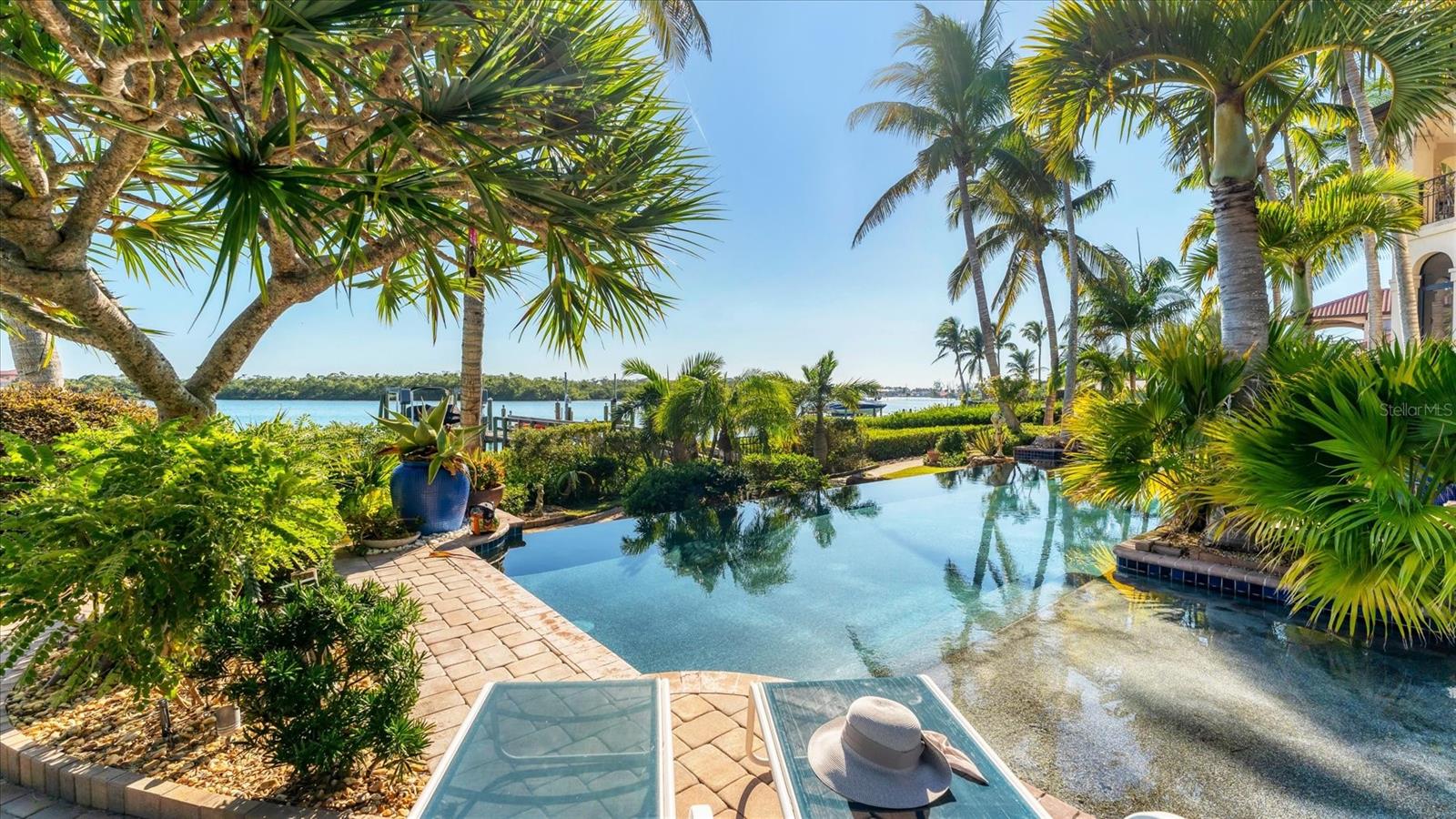 Image 70 of 93 For 419 Bayview Parkway