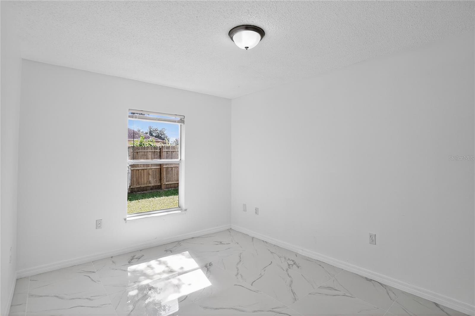 Image 9 of 30 For 1118 Perpignan Court