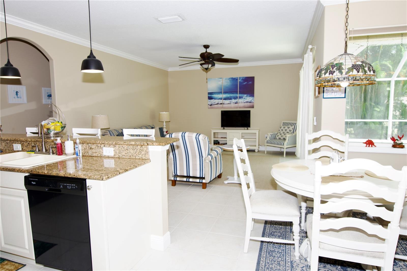 Image 10 of 38 For 472 Park Trace Boulevard