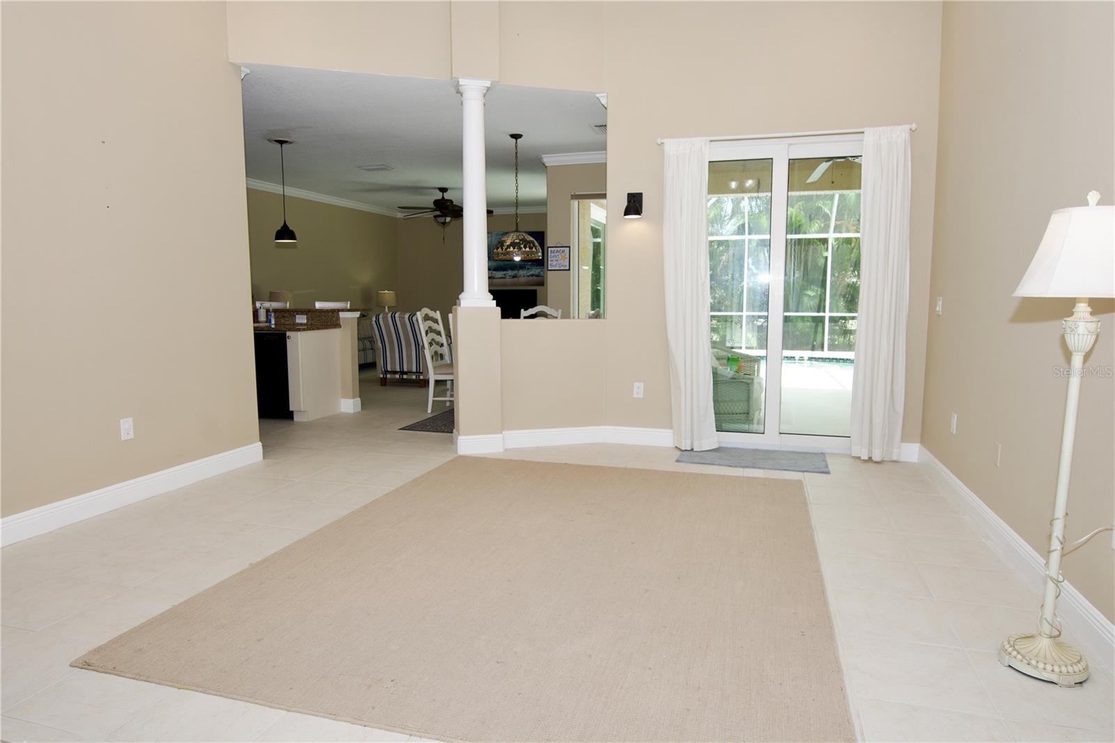 Image 19 of 38 For 472 Park Trace Boulevard