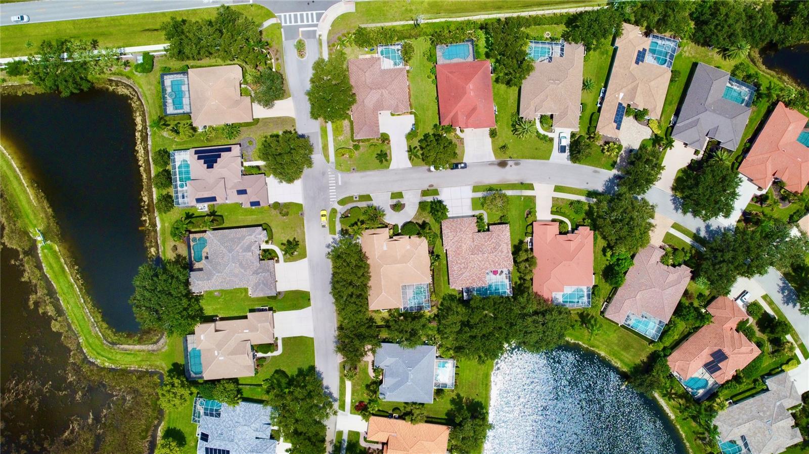 Image 8 of 38 For 472 Park Trace Boulevard