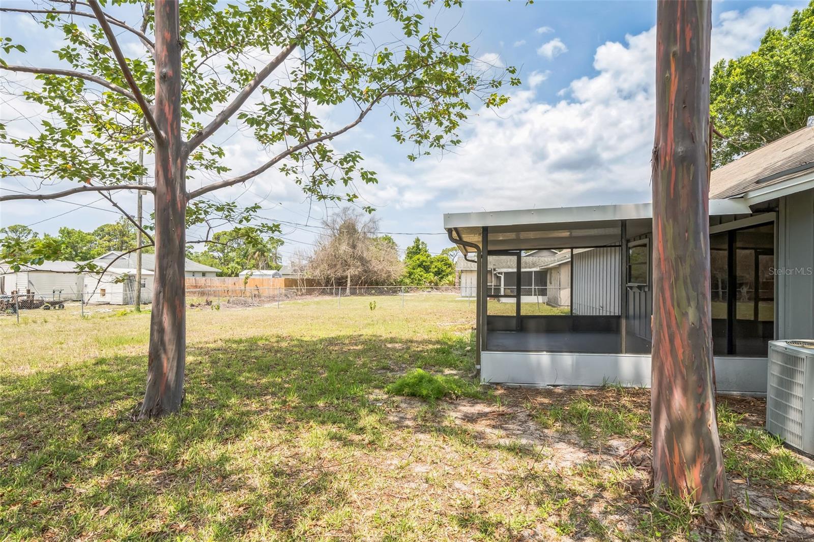 Image 10 of 34 For 1680 Travis Street Se