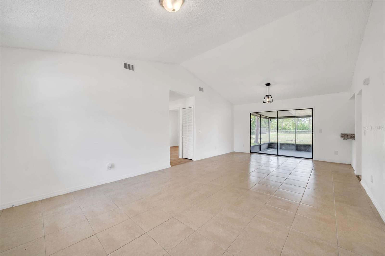 Image 13 of 34 For 1680 Travis Street Se