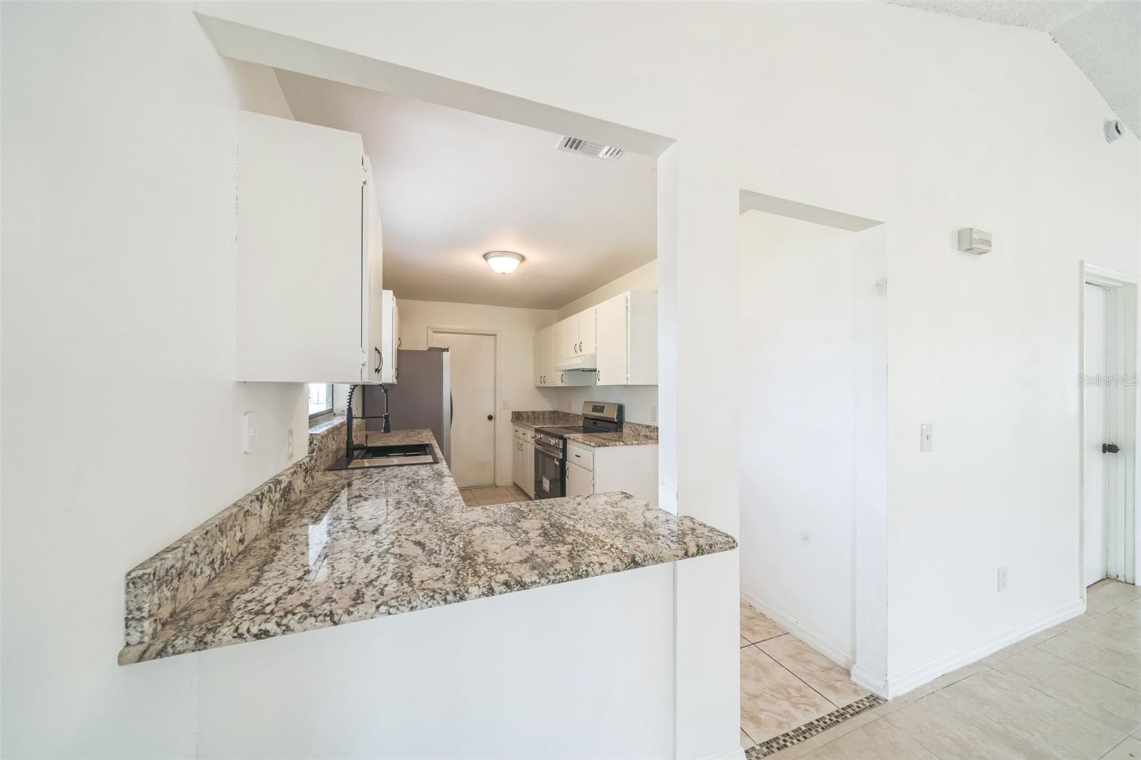 Image 17 of 34 For 1680 Travis Street Se