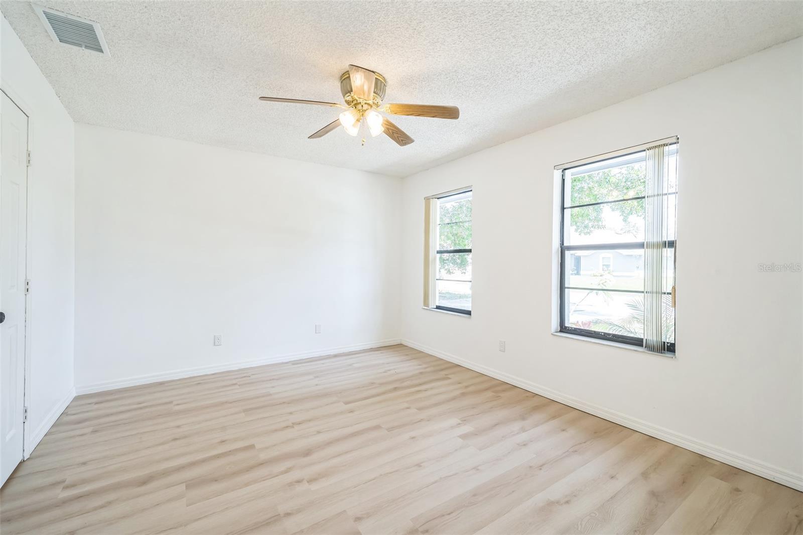 Image 25 of 34 For 1680 Travis Street Se