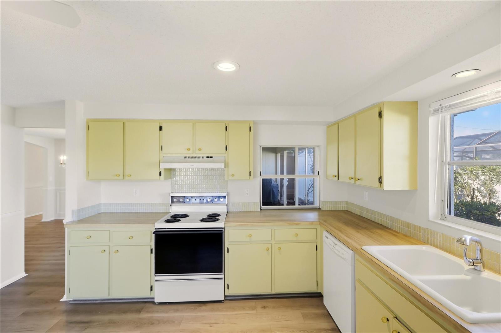 Image 14 of 46 For 5264 Kent Road