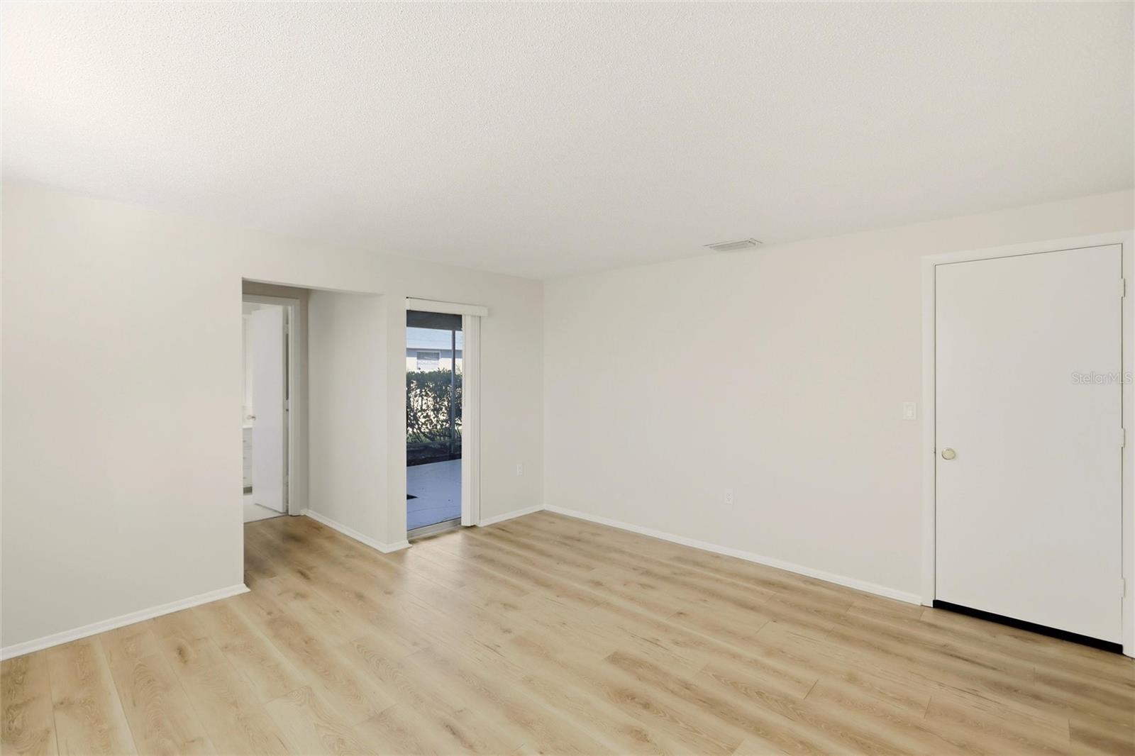 Image 17 of 46 For 5264 Kent Road