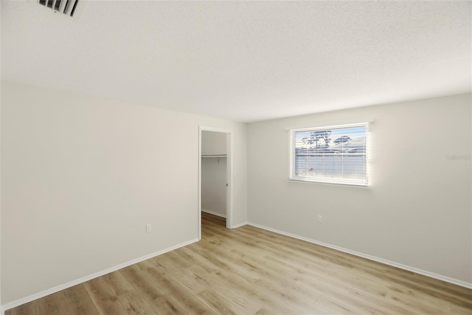 Image 21 of 46 For 5264 Kent Road