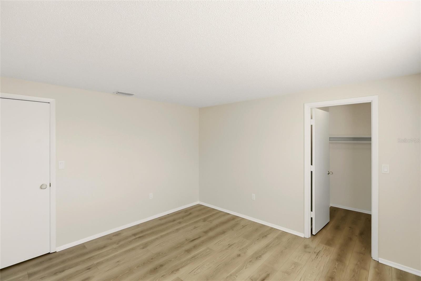 Image 23 of 46 For 5264 Kent Road