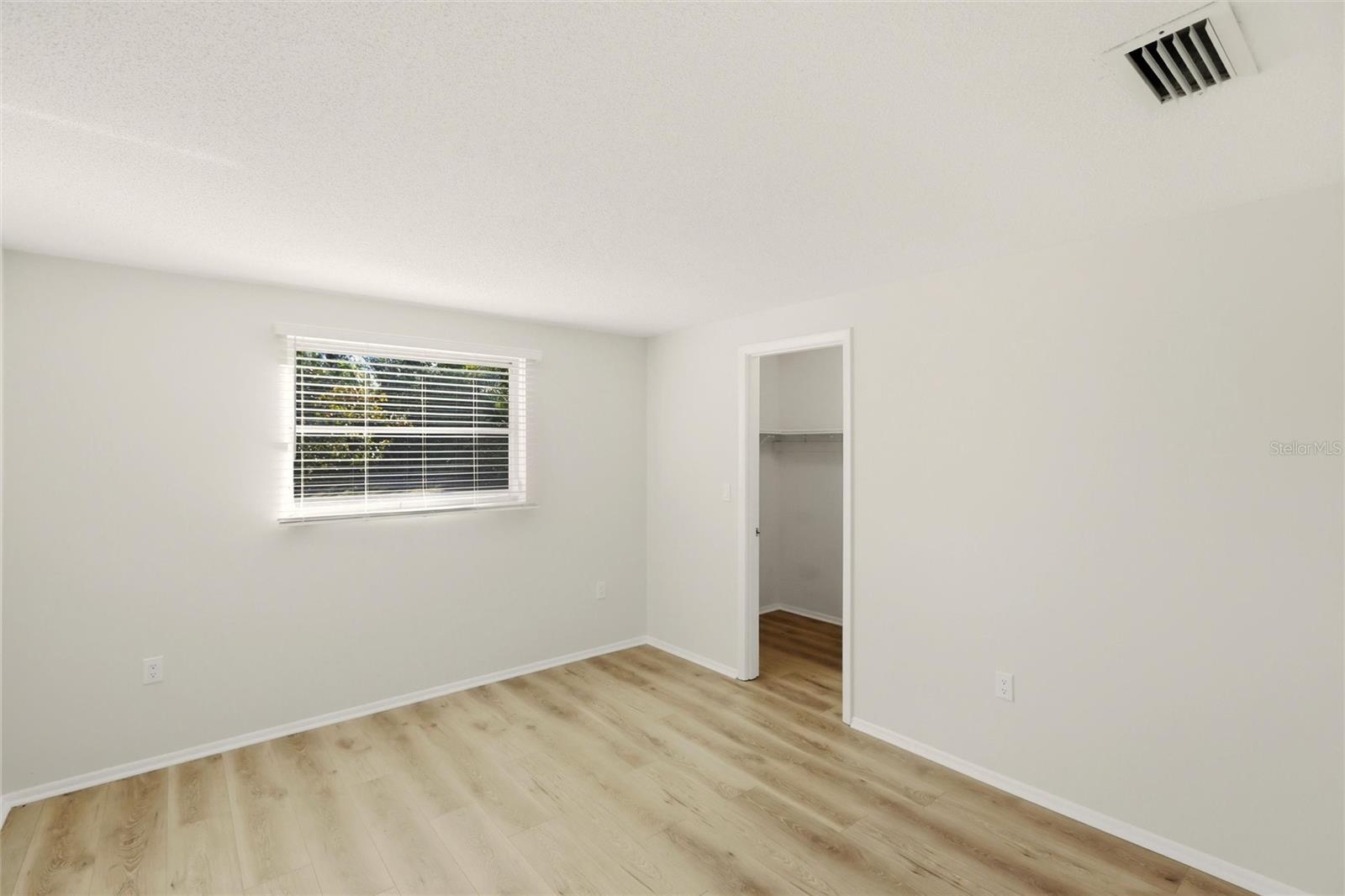 Image 26 of 46 For 5264 Kent Road