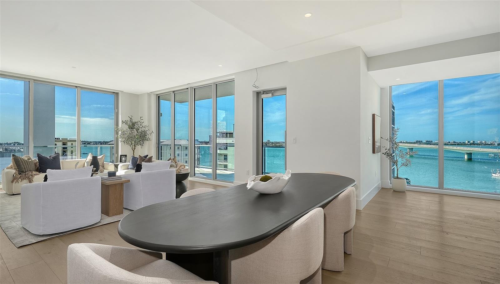 Image 17 of 51 For 253 Golden Gate Point  703