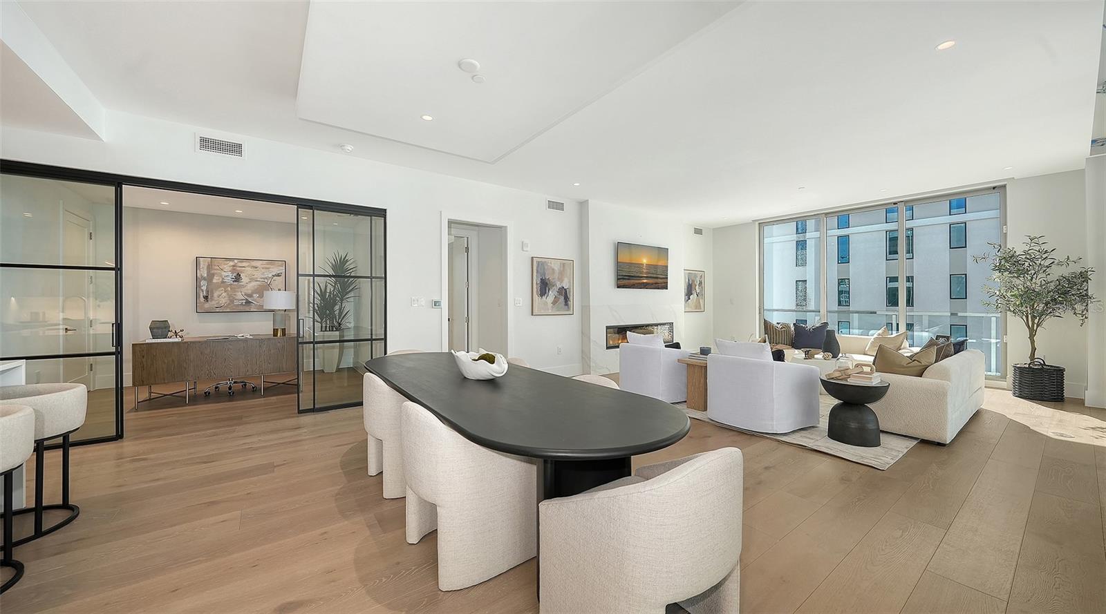 Image 18 of 51 For 253 Golden Gate Point  703