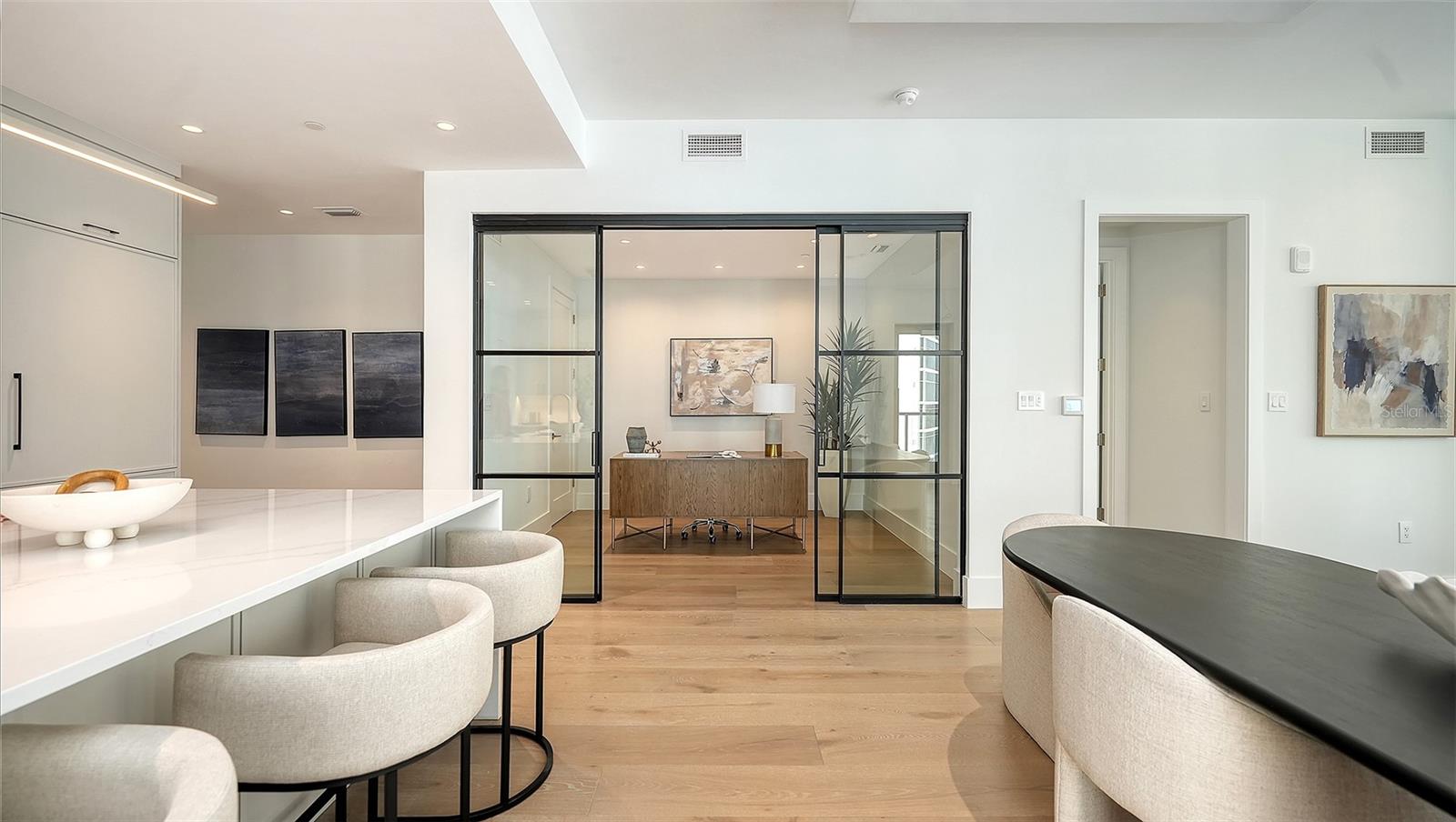 Image 19 of 51 For 253 Golden Gate Point  703