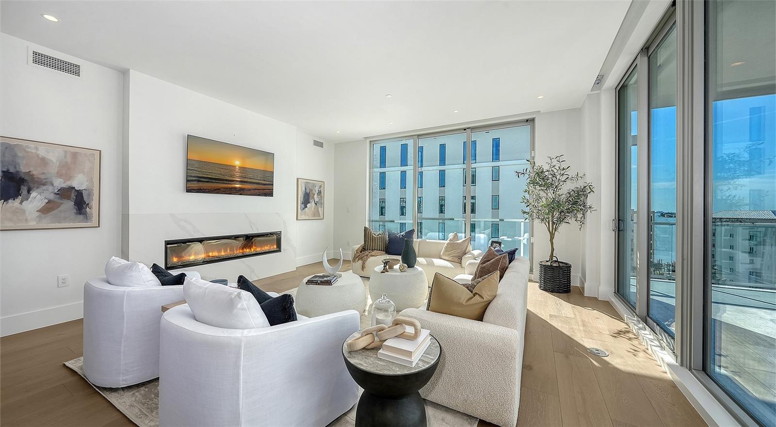 Image 5 of 51 For 253 Golden Gate Point  703