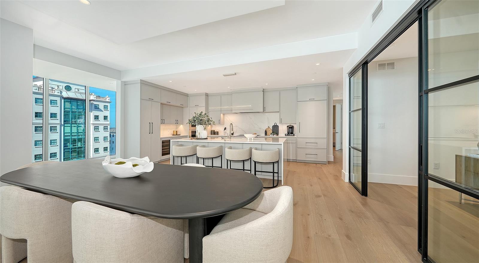 Image 9 of 51 For 253 Golden Gate Point  703