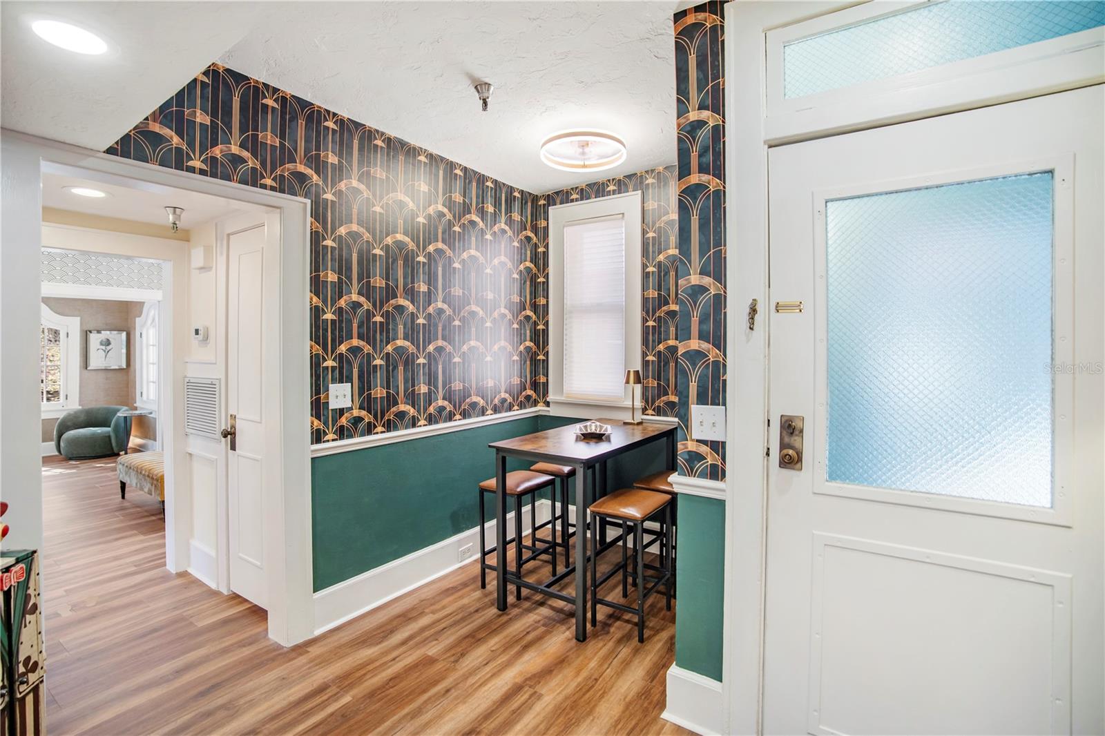 Image 10 of 42 For 1221 Palm Avenue 303