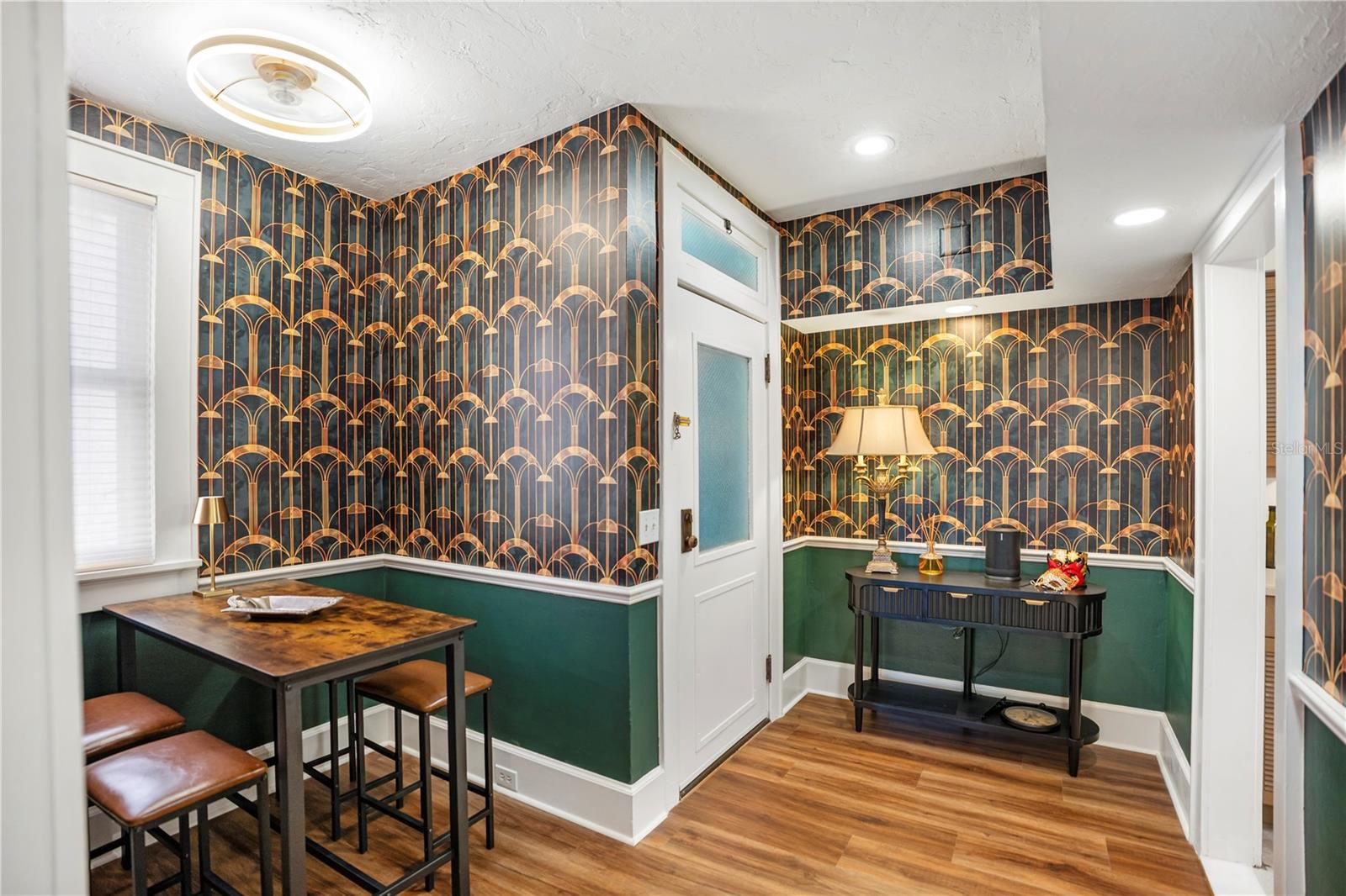 Image 11 of 42 For 1221 Palm Avenue 303