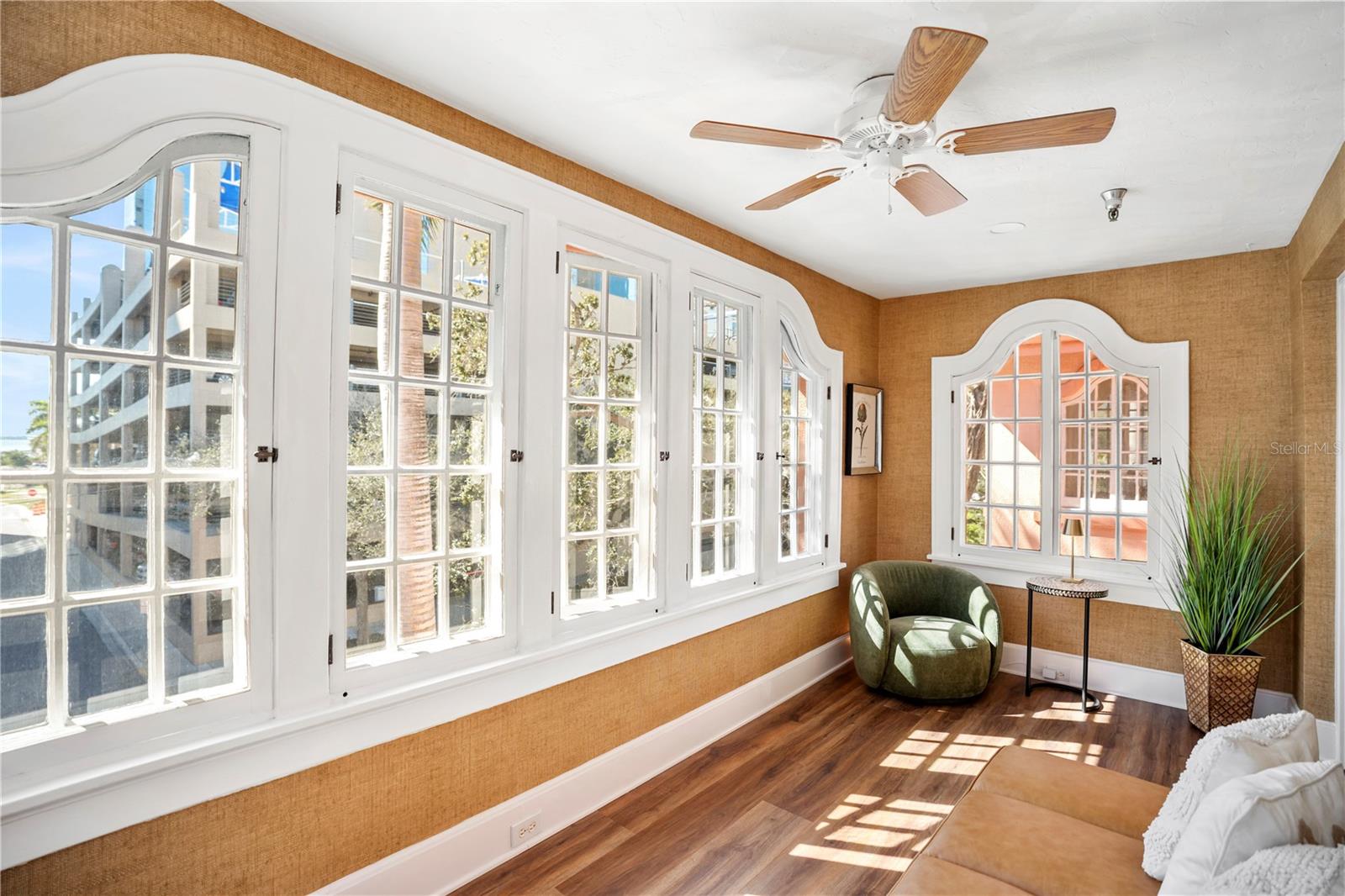 Image 17 of 42 For 1221 Palm Avenue 303