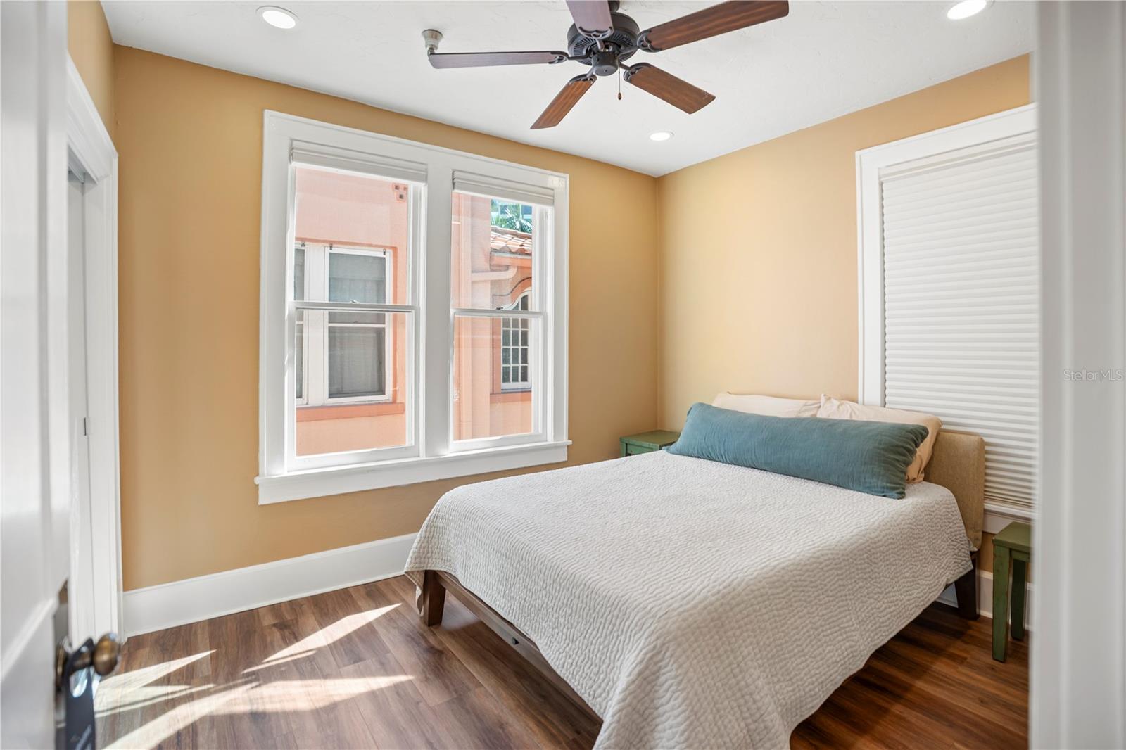 Image 21 of 42 For 1221 Palm Avenue 303