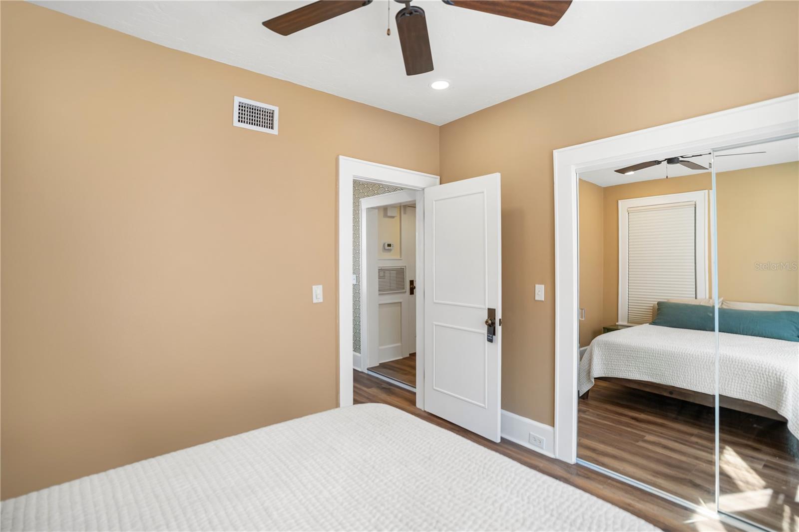 Image 22 of 42 For 1221 Palm Avenue 303