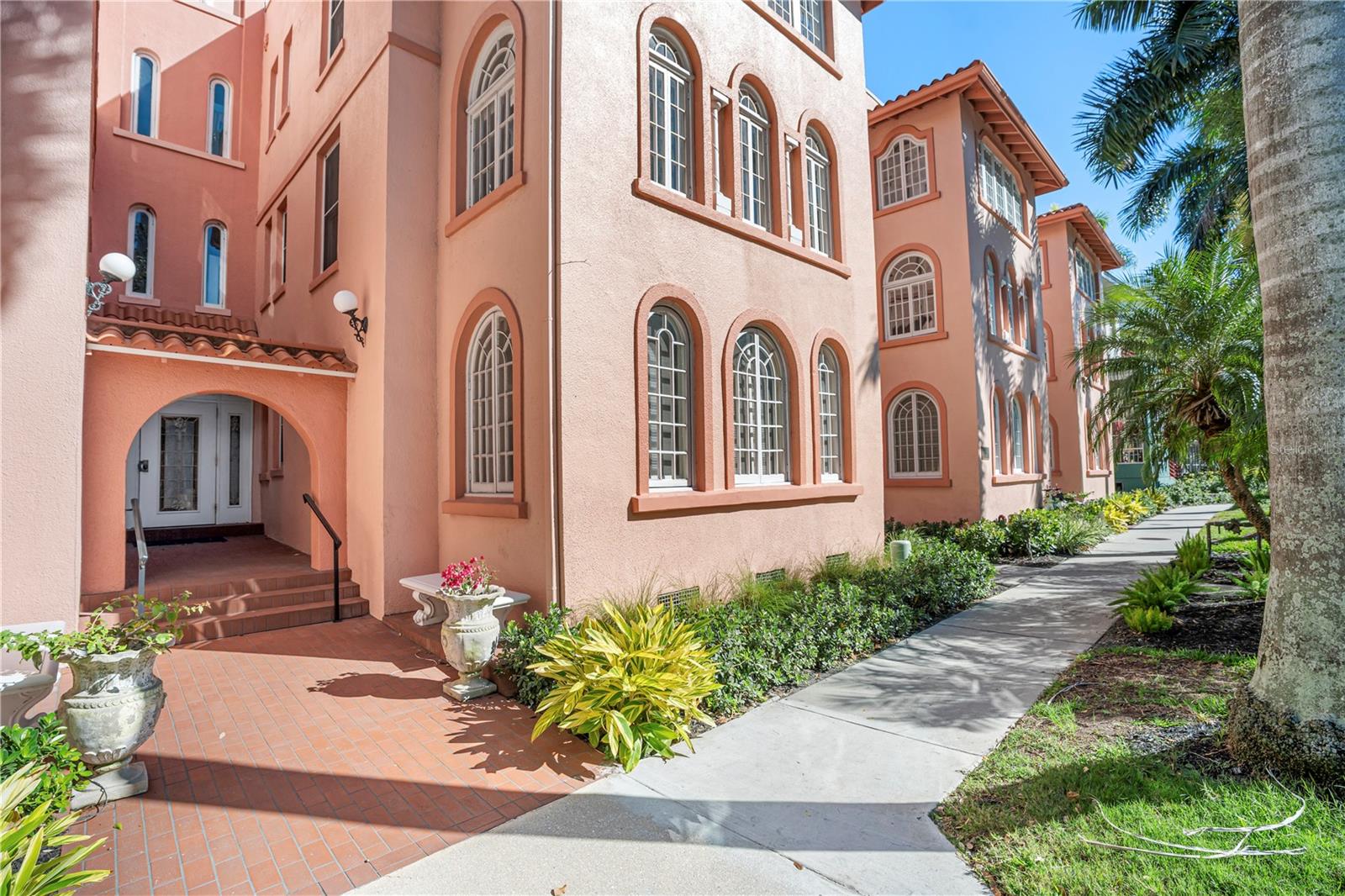 Image 27 of 42 For 1221 Palm Avenue 303