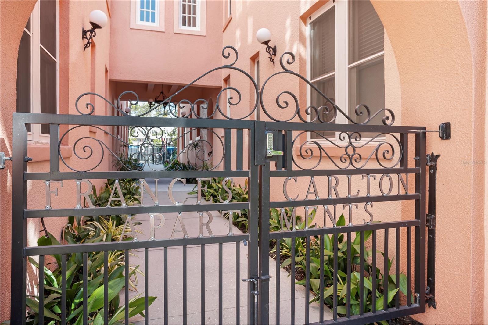 Image 5 of 42 For 1221 Palm Avenue 303