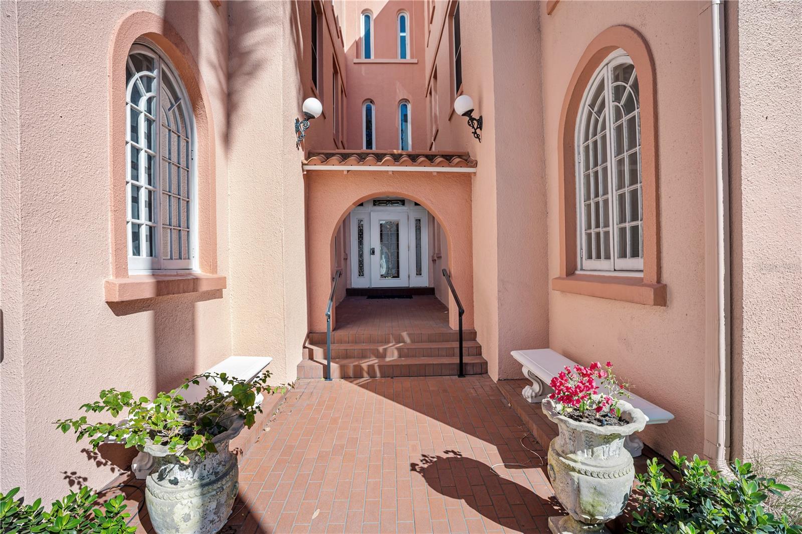 Image 6 of 42 For 1221 Palm Avenue 303