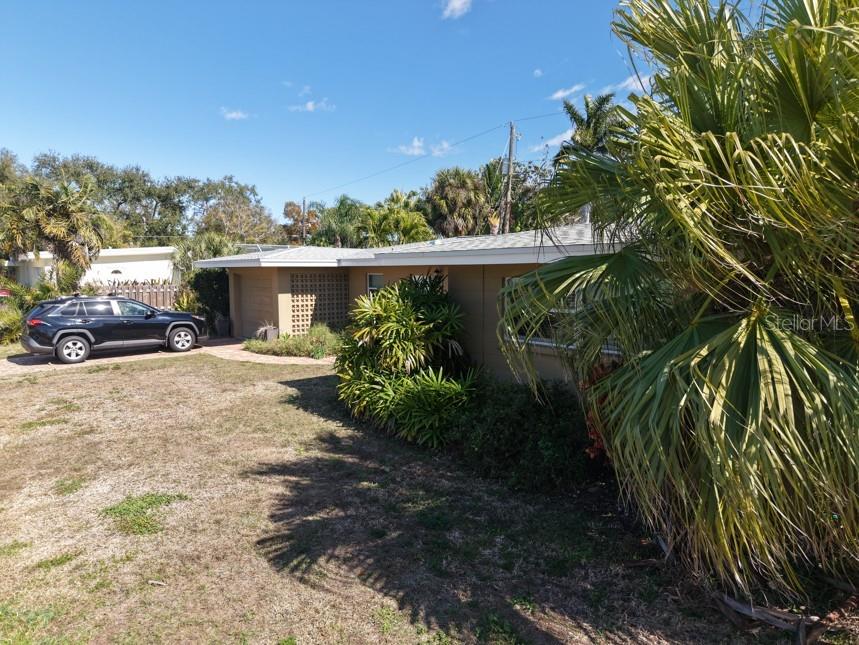 Image 9 of 20 For 1648 Idle Lane