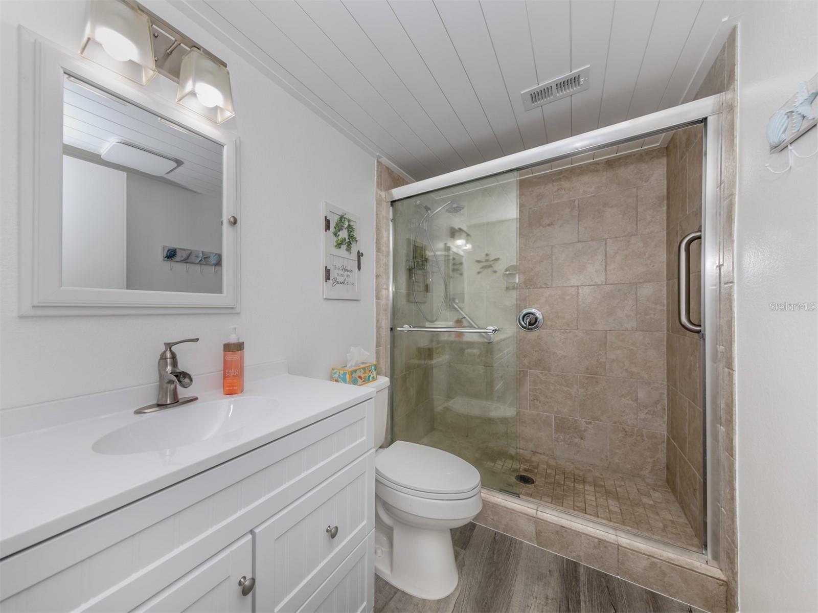 Image 14 of 23 For 220 Santa Maria Street 240