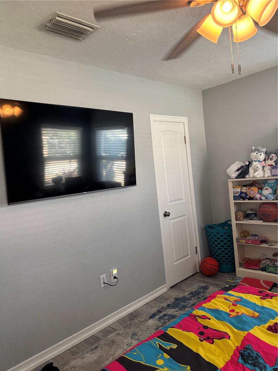 Image 18 of 31 For 304 53rd Street W