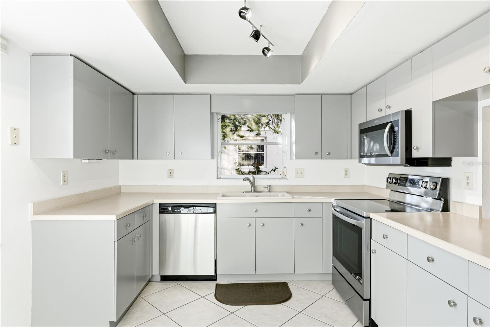 Image 12 of 42 For 3693 Bonaventure Court