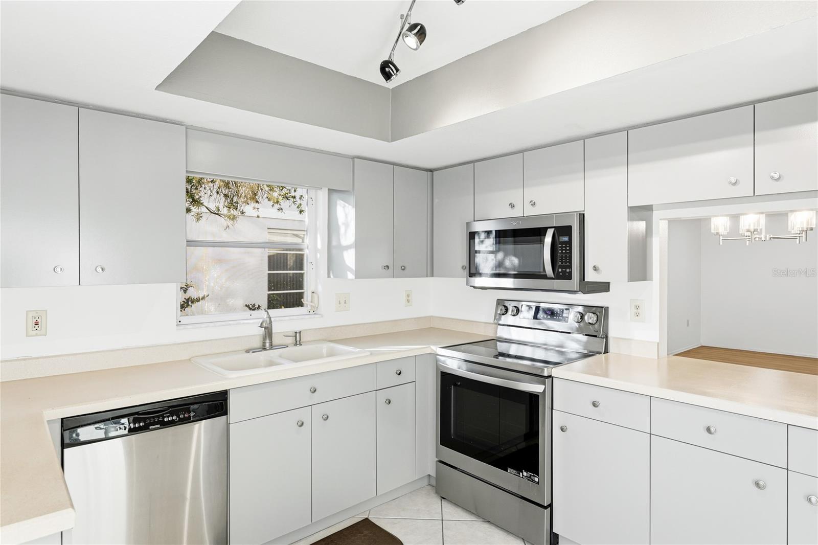 Image 13 of 42 For 3693 Bonaventure Court