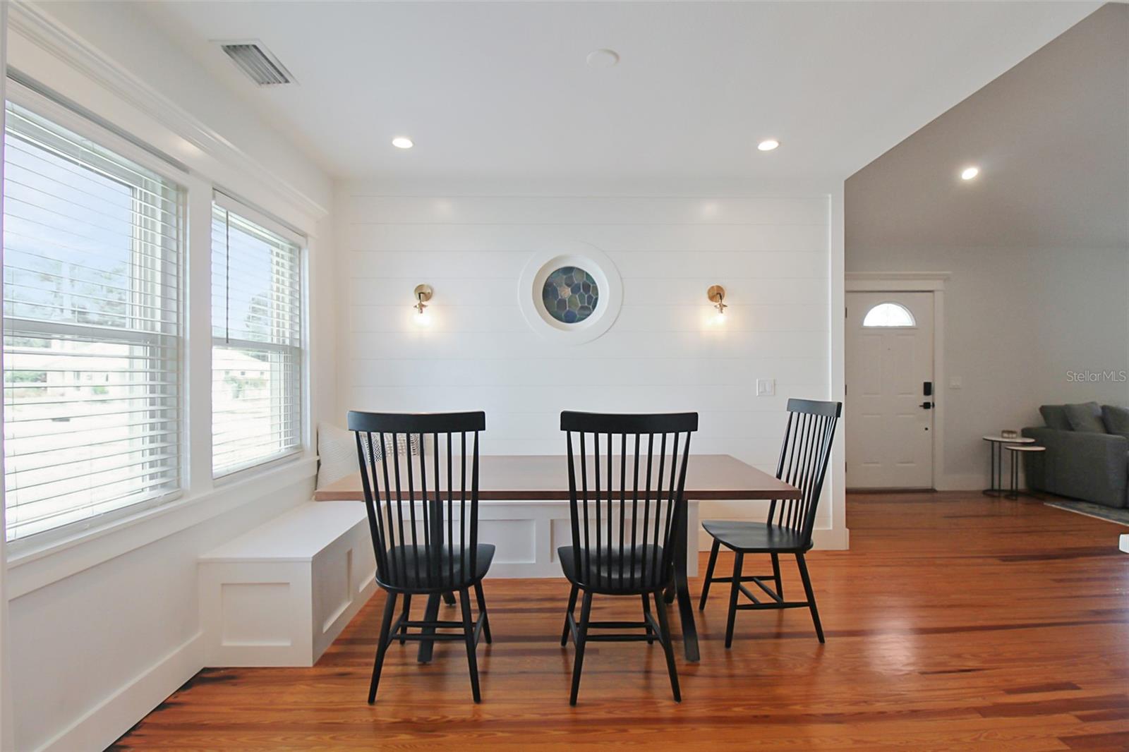 Image 13 of 37 For 2321 18th Avenue W