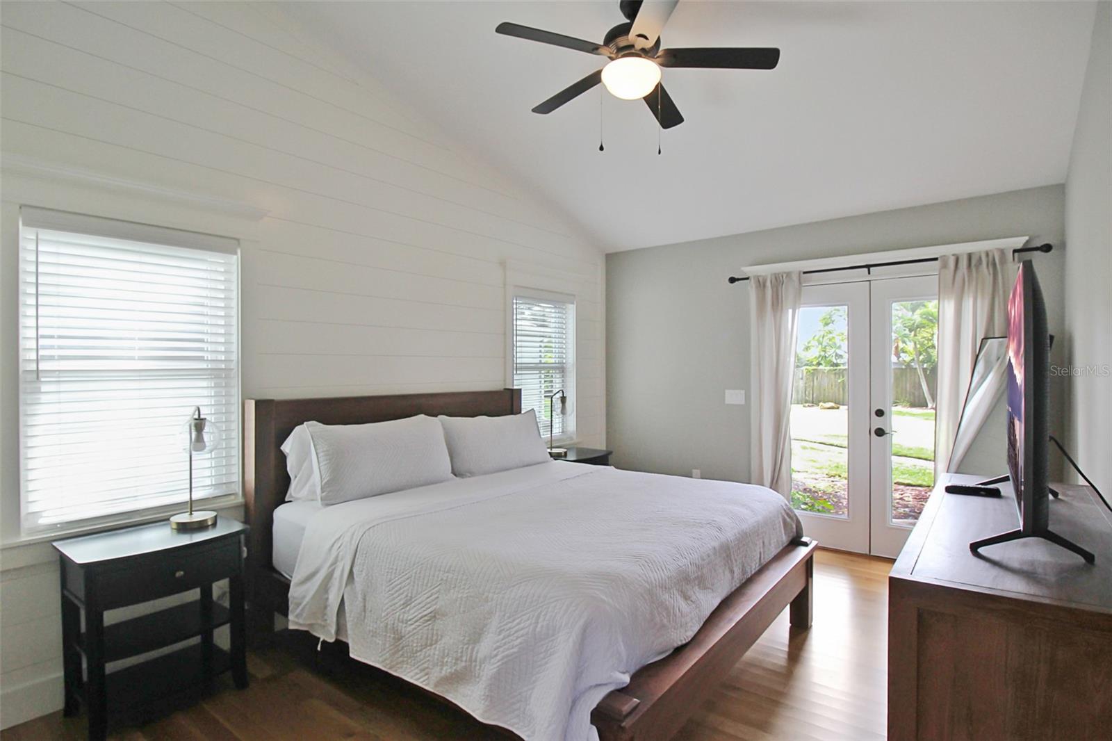 Image 25 of 37 For 2321 18th Avenue W