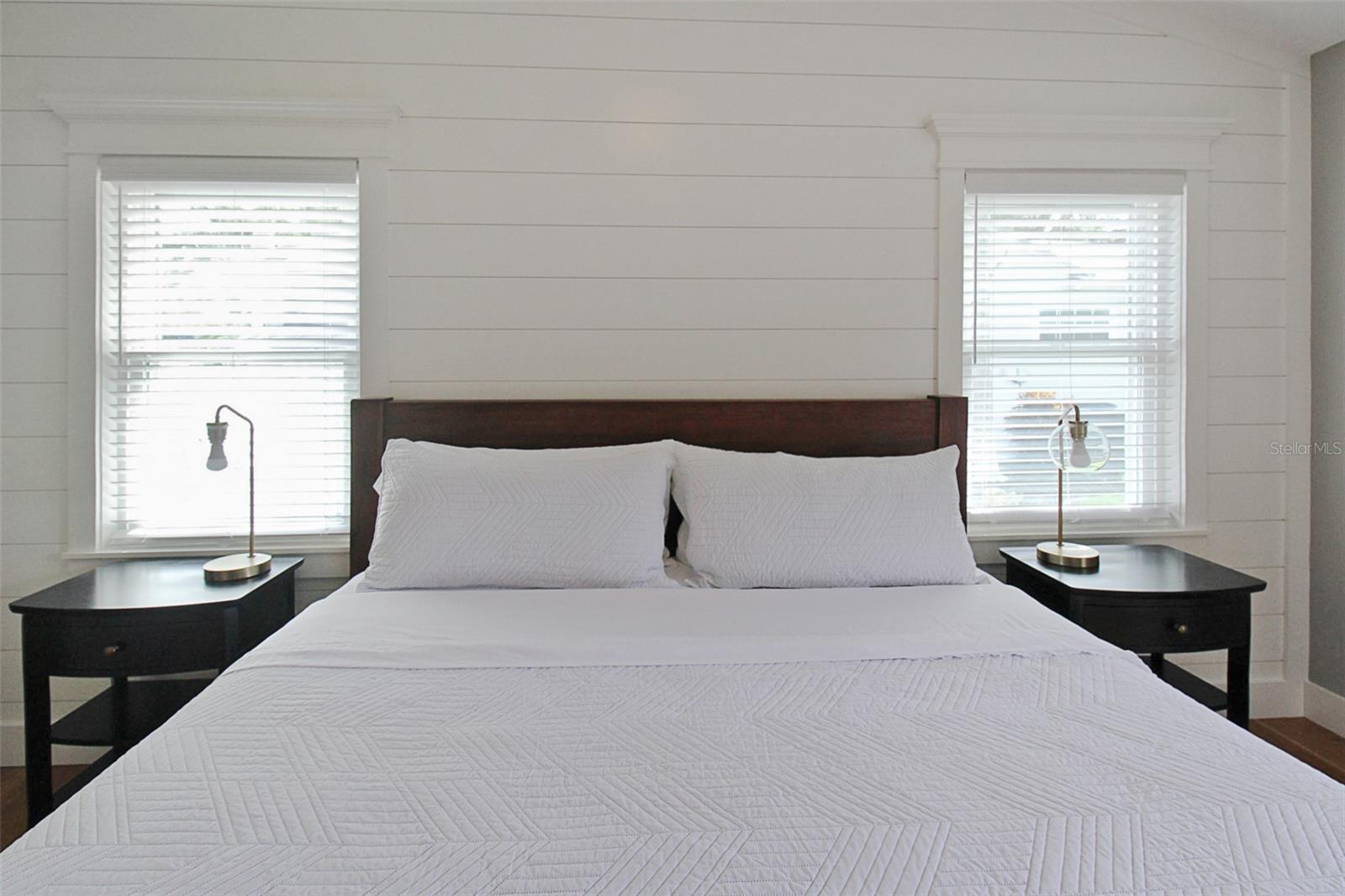 Image 26 of 37 For 2321 18th Avenue W