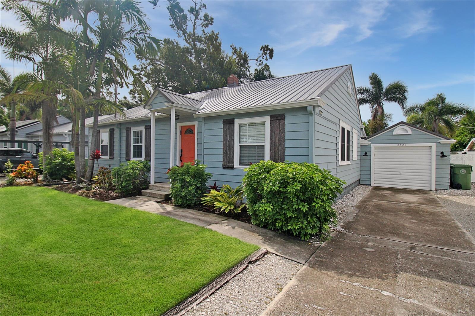 Image 3 of 37 For 2321 18th Avenue W