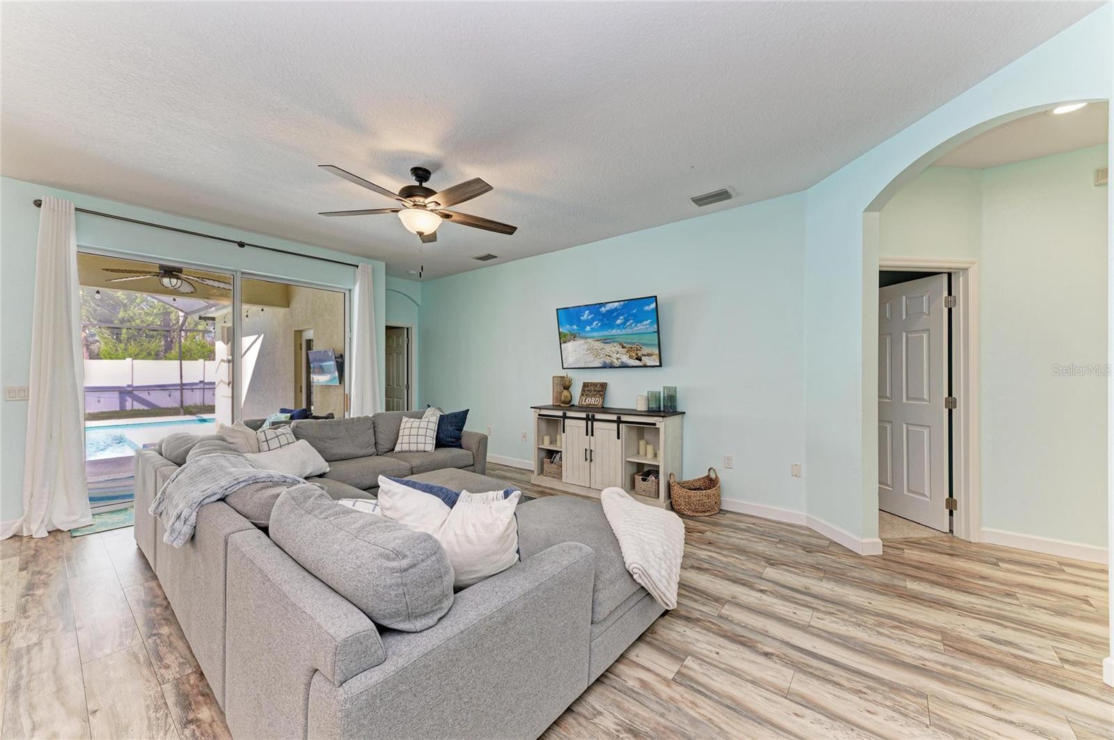 Image 16 of 59 For 6336 Golden Eye Glen