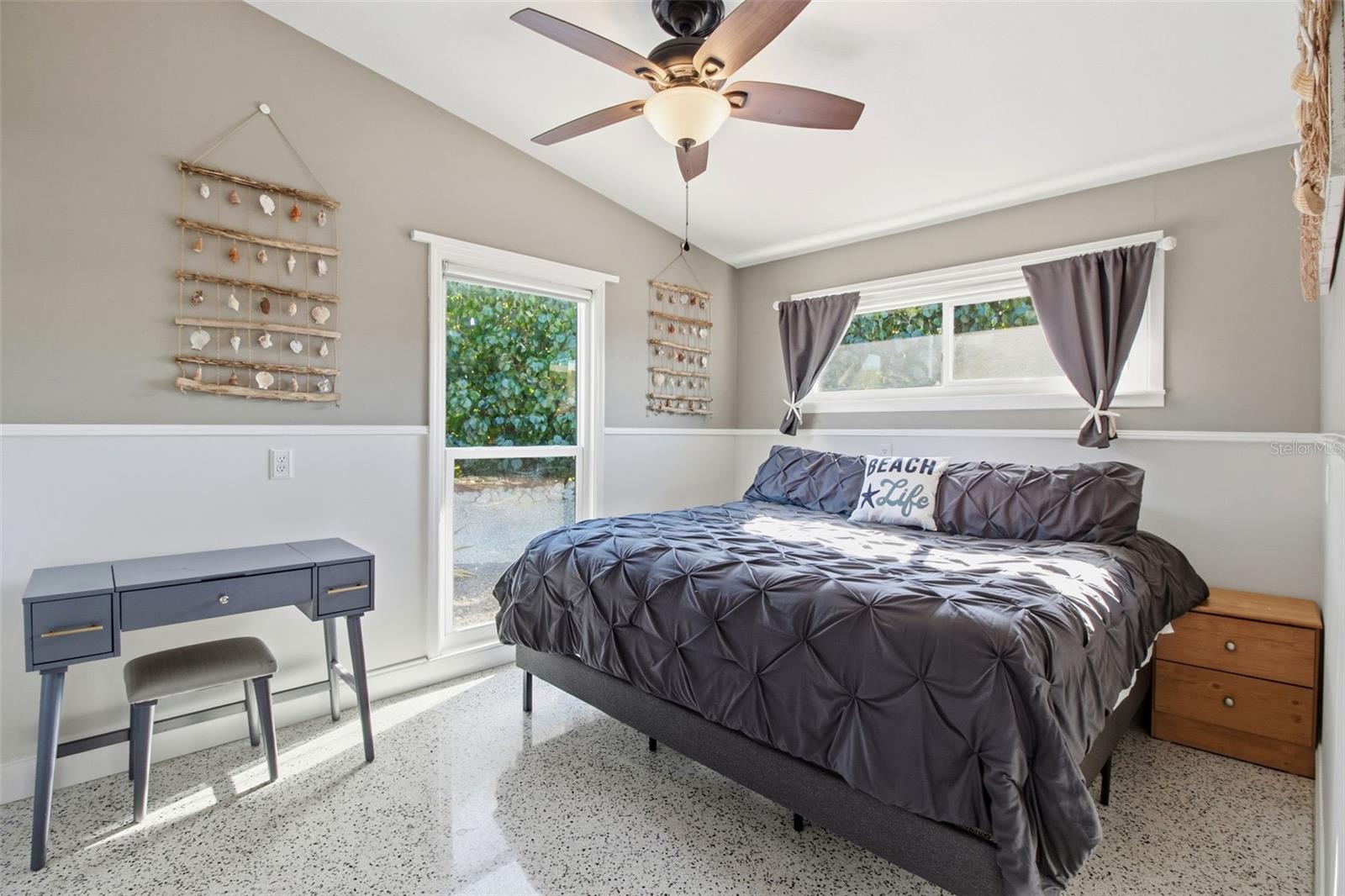 Image 19 of 28 For 4626 Gleason Avenue