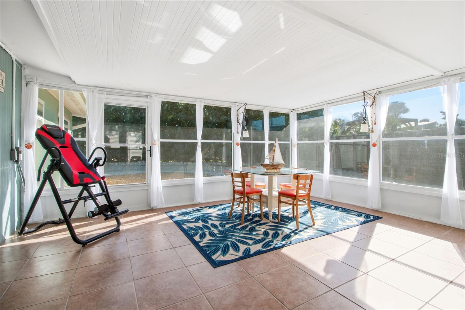 Image 22 of 28 For 4626 Gleason Avenue