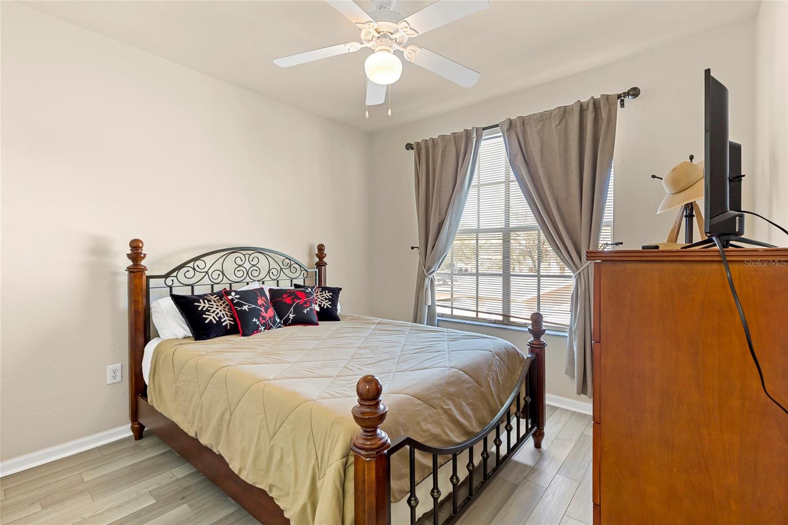 Image 10 of 25 For 5125 Palm Springs Boulevard 11208