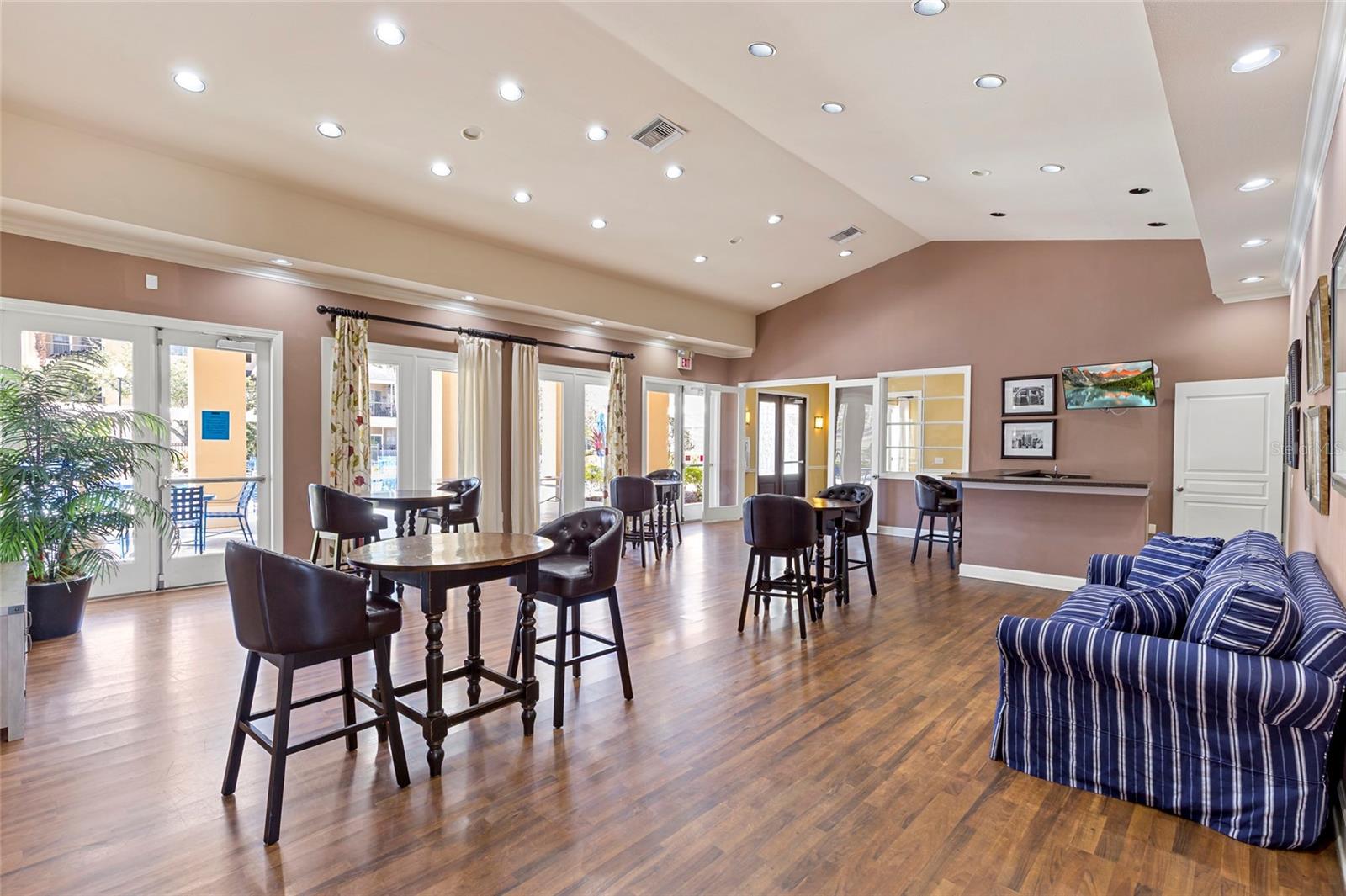 Image 16 of 25 For 5125 Palm Springs Boulevard 11208