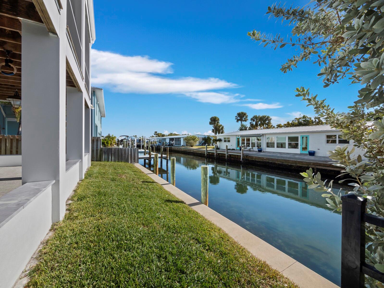 Image 11 of 53 For 758 Saint Judes Drive N