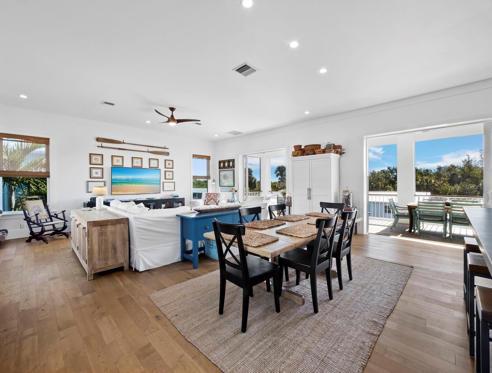 Image 19 of 53 For 758 Saint Judes Drive N