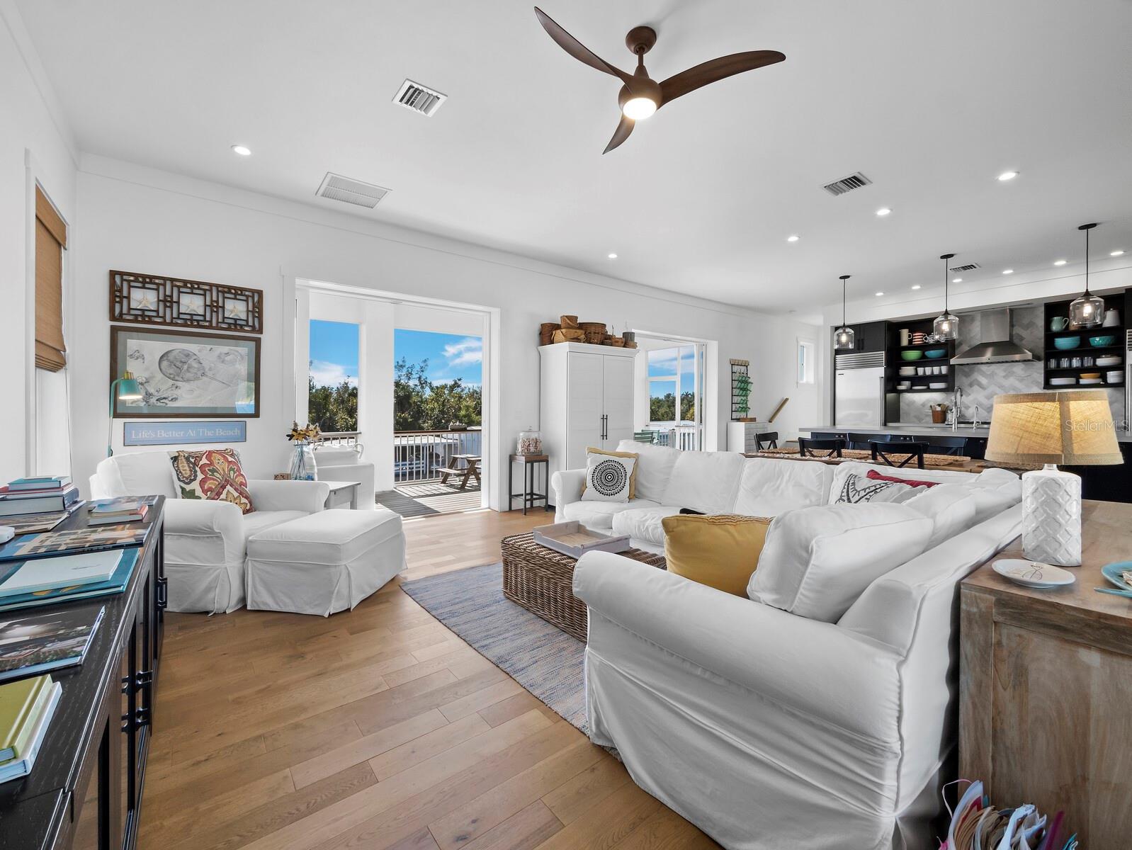 Image 23 of 53 For 758 Saint Judes Drive N